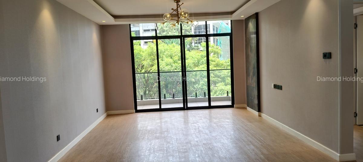 Serviced 3 Bed Apartment with En Suite at Brookside - 1