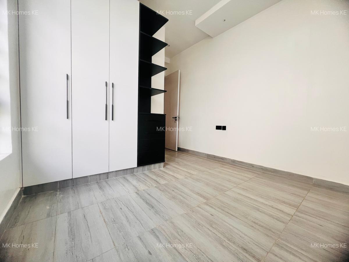 4 Bed House with En Suite at Membley - 5