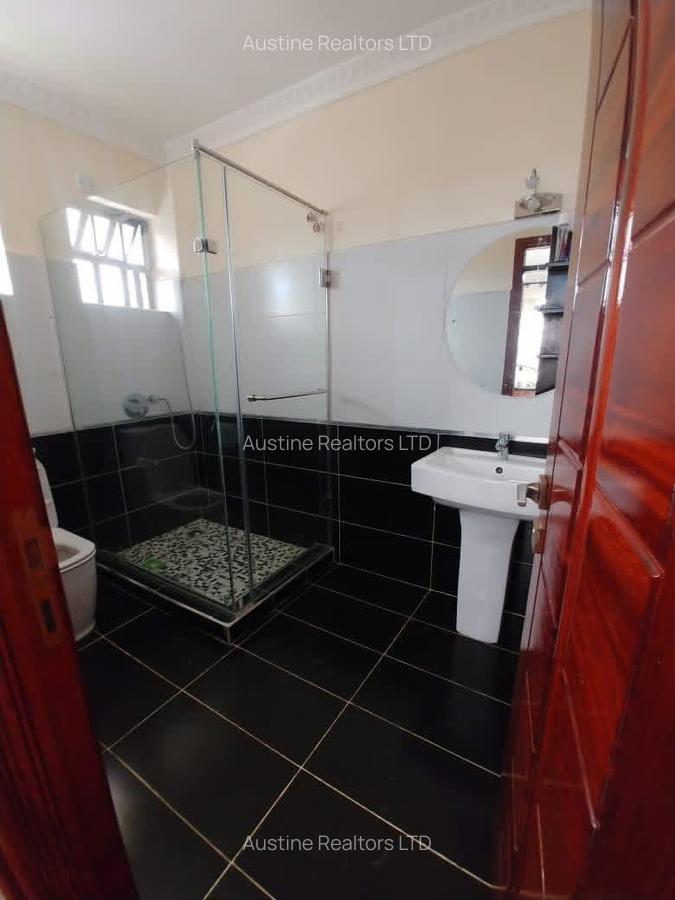 4 Bed Townhouse with En Suite at Namanga Road - 19