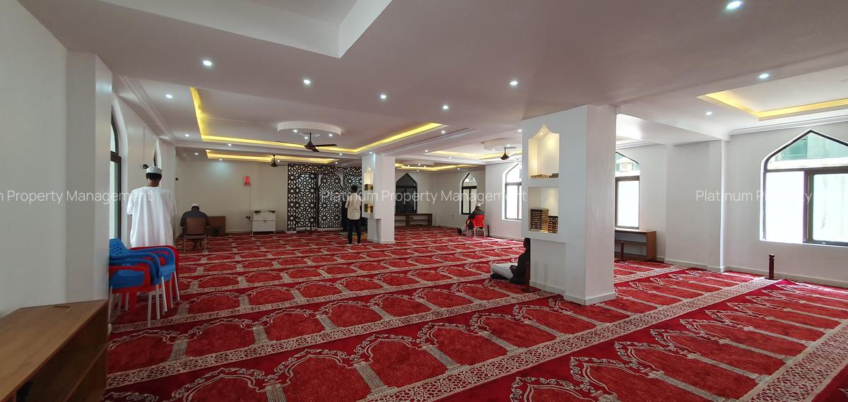 4 Bed Apartment with En Suite at City Park Drive - 17