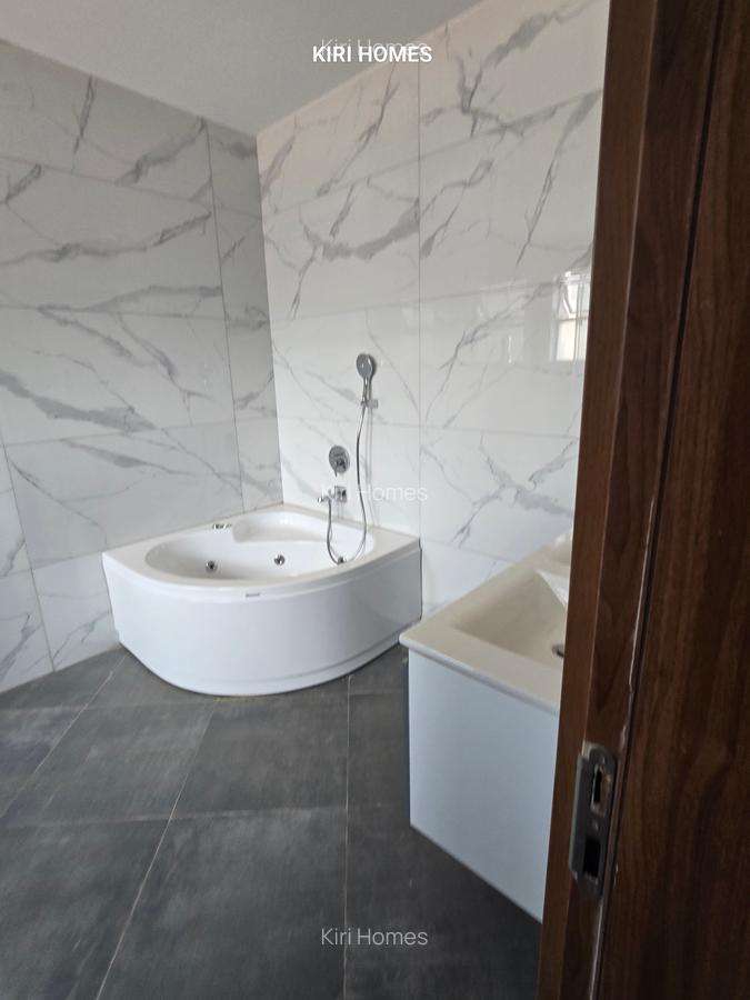 5 Bed Townhouse with En Suite in Lavington - 7