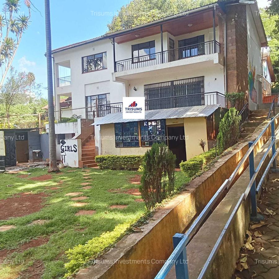 7 Bed House with En Suite in Kyuna - 16