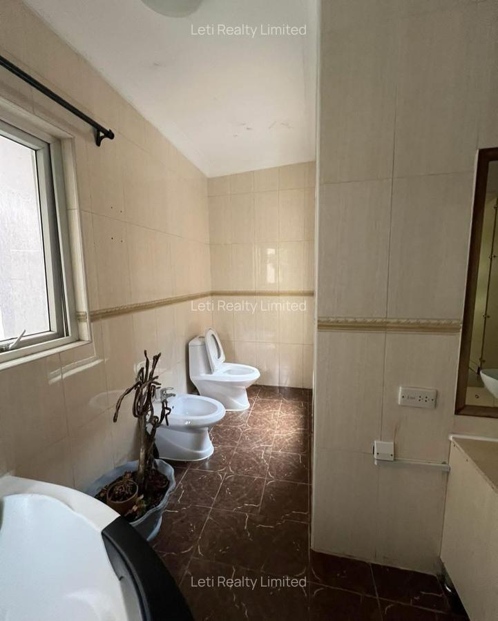 4 Bed Townhouse with En Suite in Riverside - 10