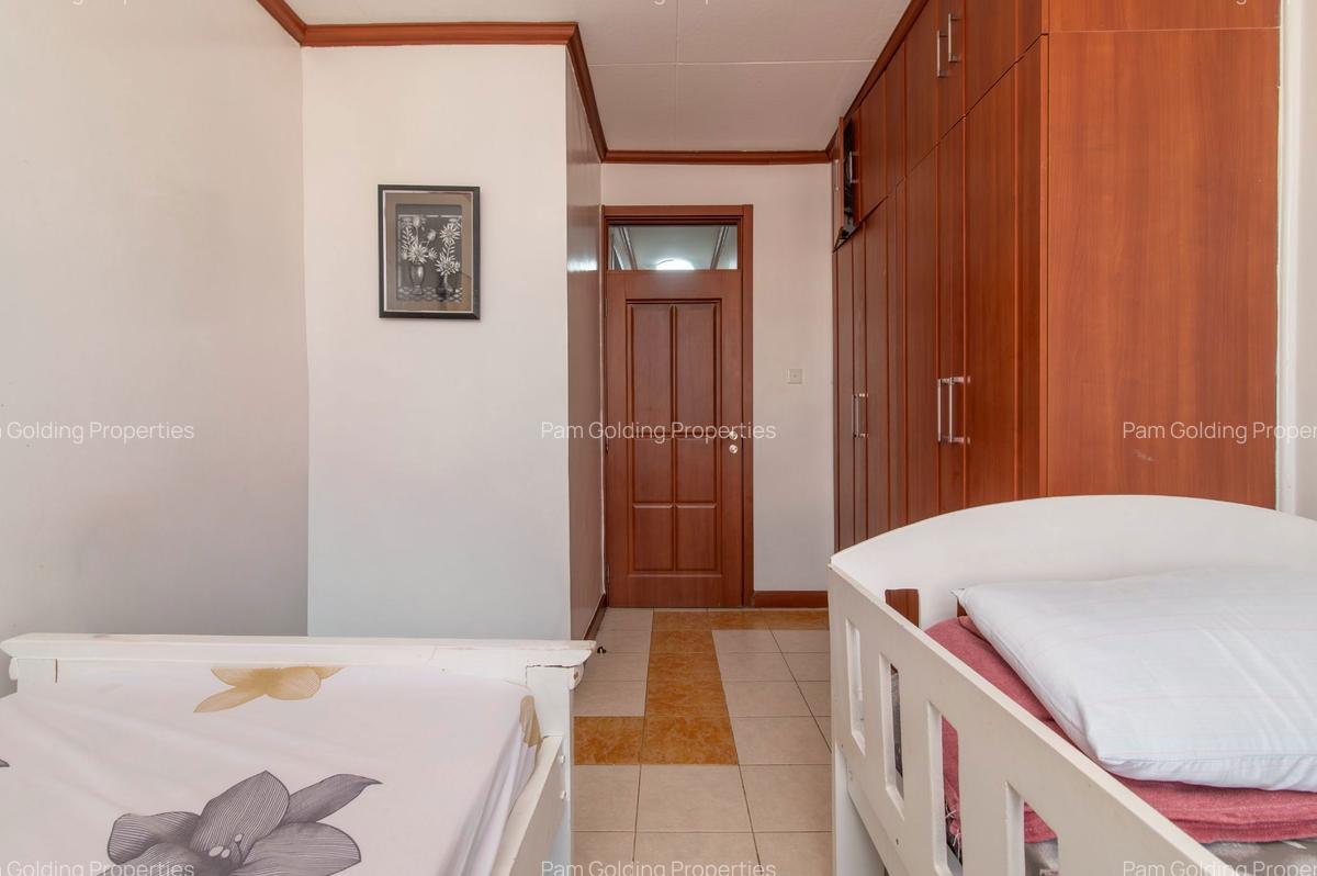 2 Bed Apartment with Borehole in Parklands - 12