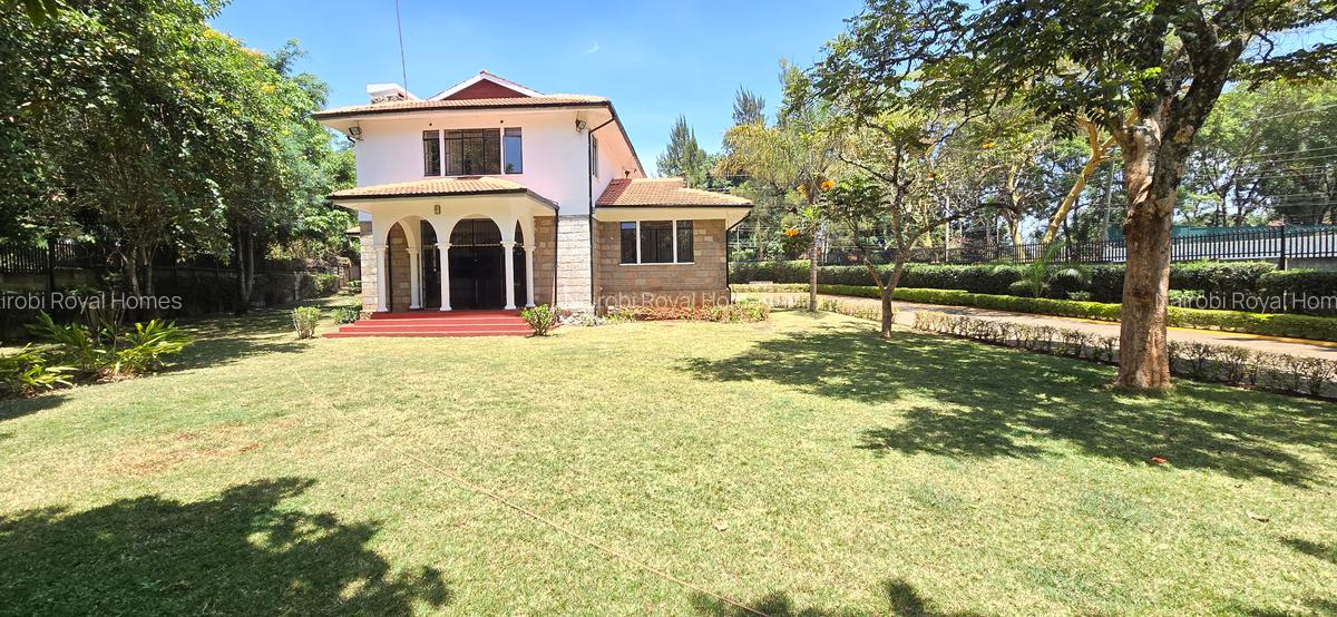 4 Bed House with En Suite at Acacia Drive - 3