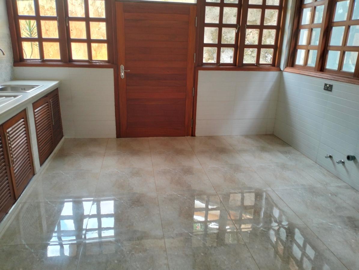 7 Bed House with En Suite in Thigiri - 8