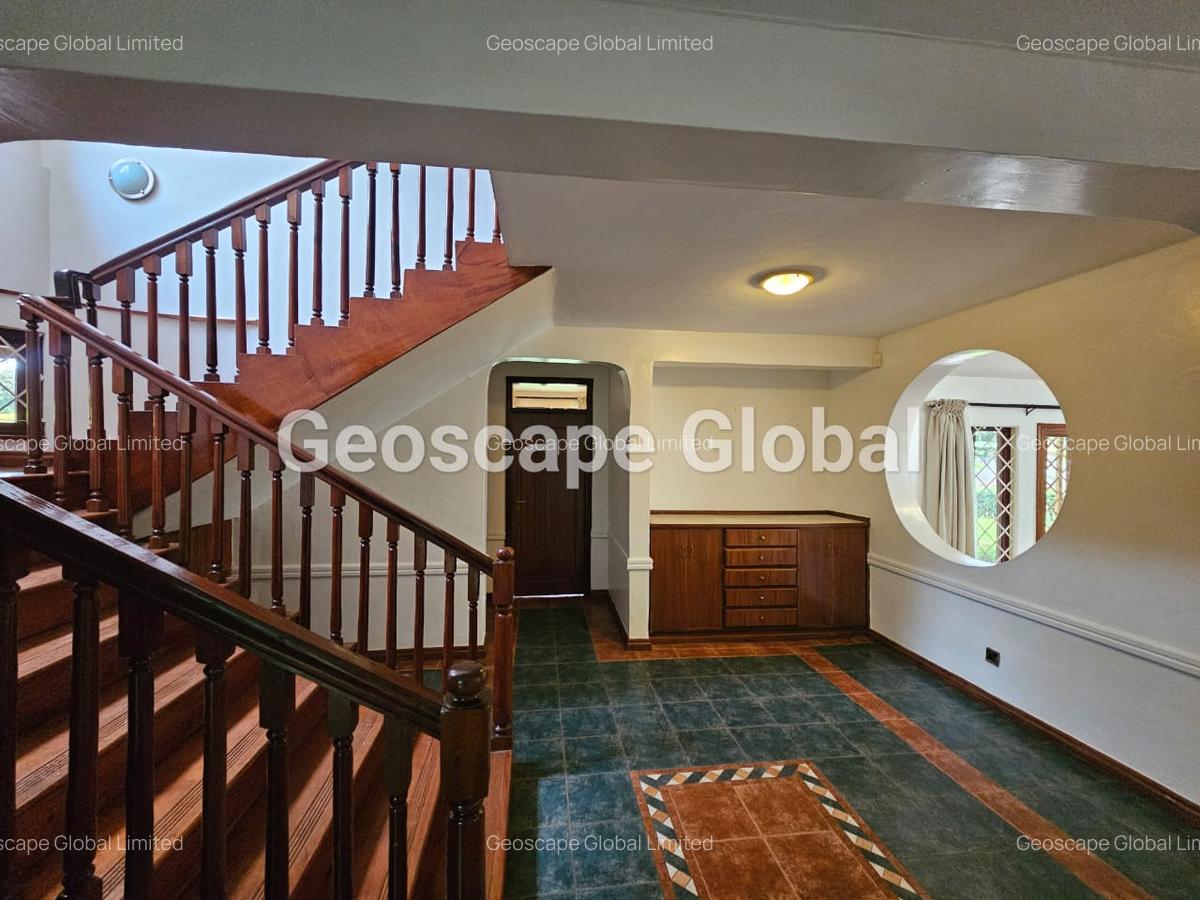 5 Bed House with En Suite in Runda - 8