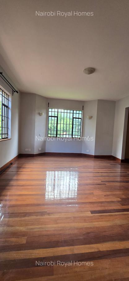 5 Bed Townhouse with En Suite at Lavington Green - 18