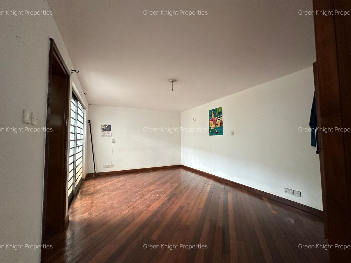 4 Bed Townhouse with En Suite in Lavington - 4