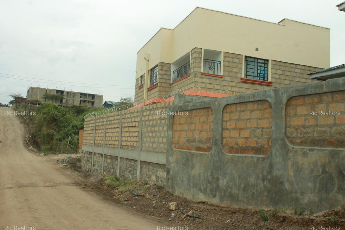 4 Bed Townhouse with En Suite at Magadi Road - 18