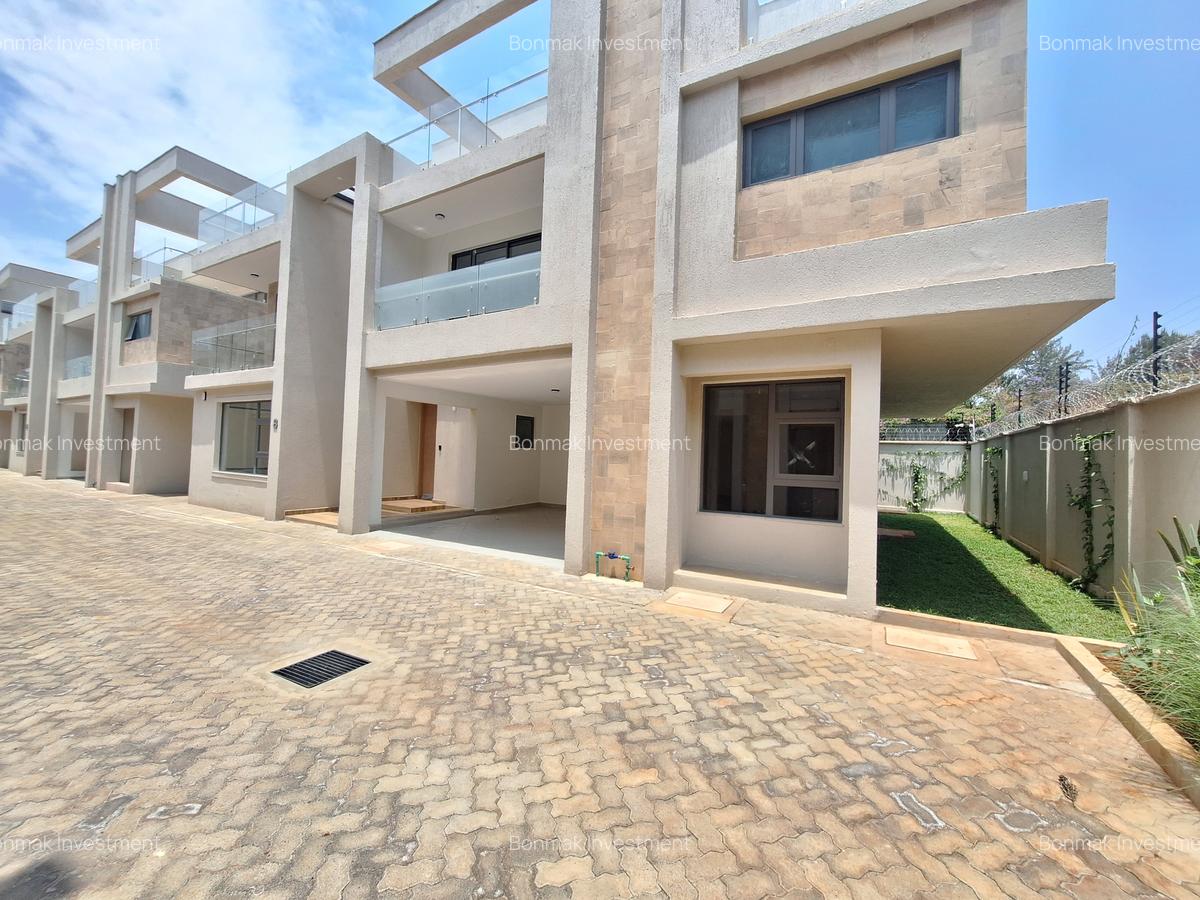 5 Bed Townhouse with En Suite at Lavington - 6