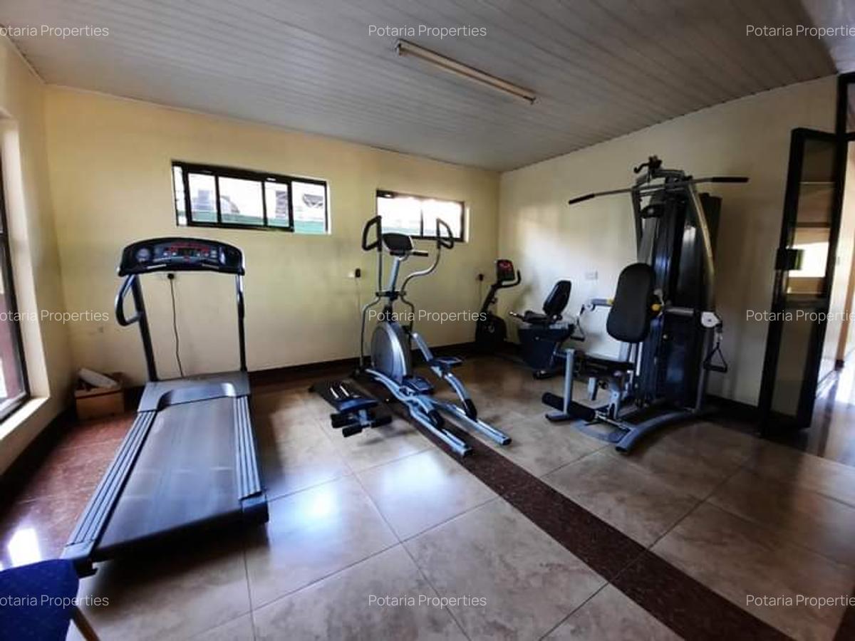 3 Bed Apartment with En Suite in Lavington - 2