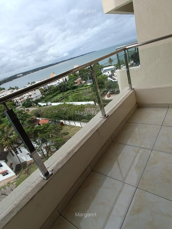 Furnished 2 Bed Apartment with En Suite at 3Rd Avenue Beach Apartment - 8