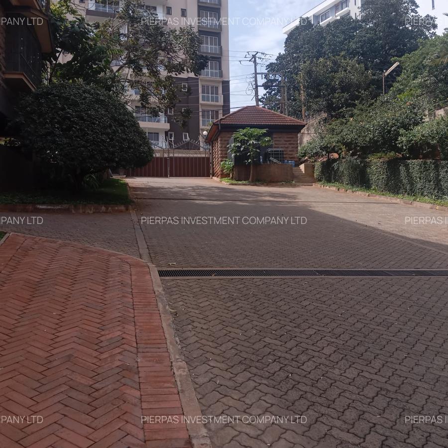 3 Bed Townhouse with En Suite in Brookside - 3