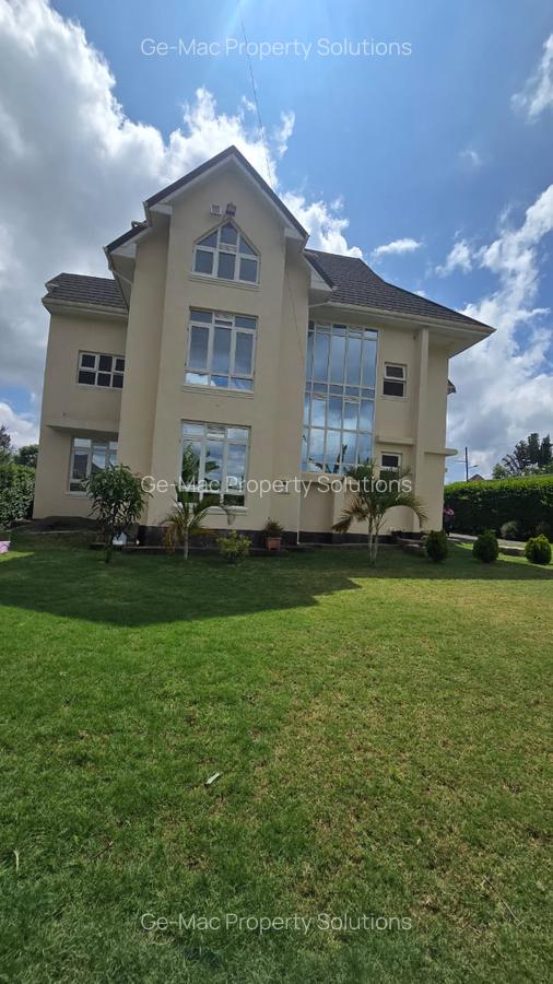 5 Bed House with En Suite in Runda - 4