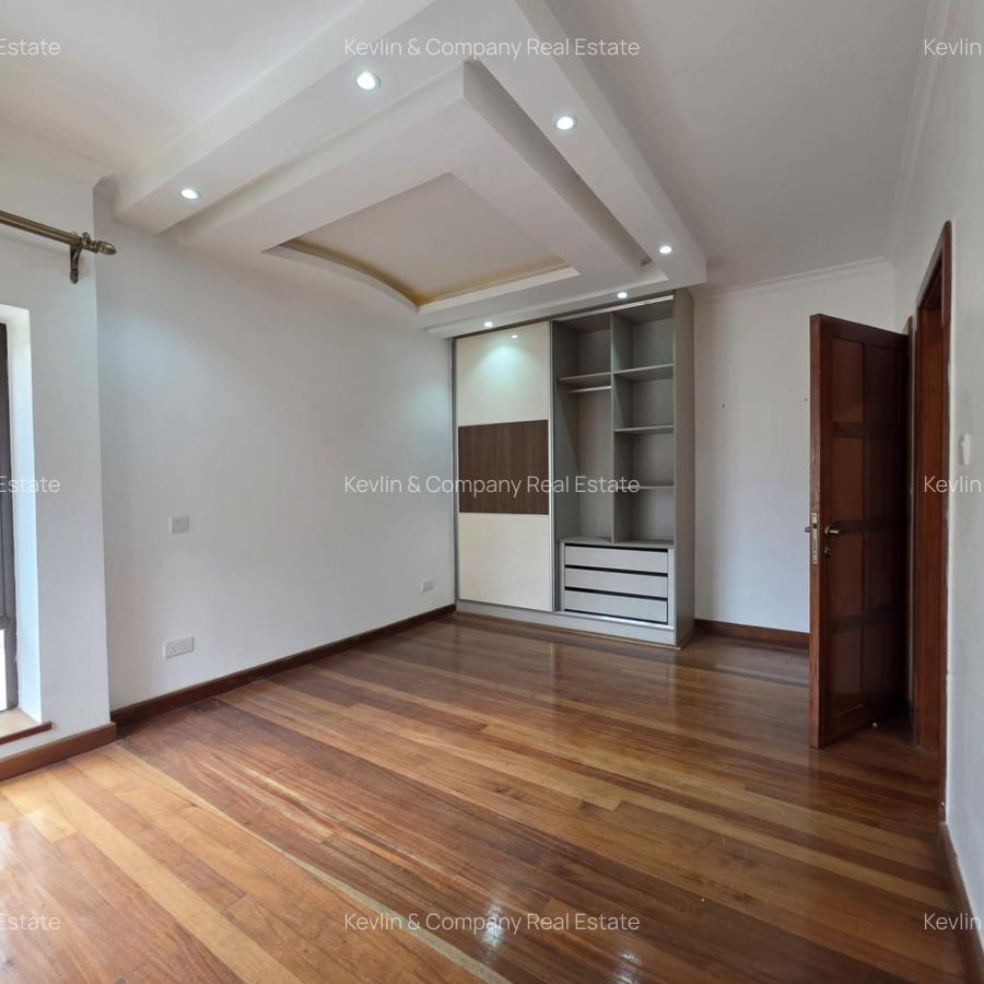 4 Bed Townhouse with En Suite in Lavington - 12