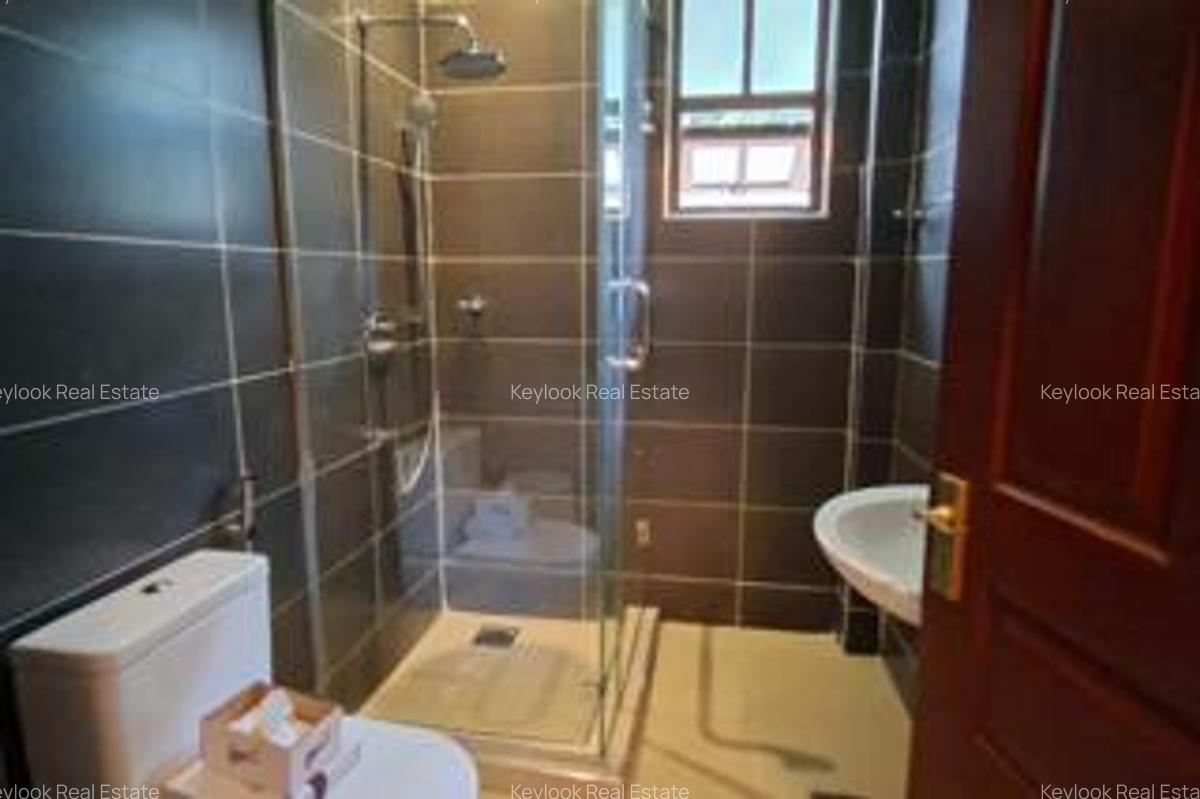 4 Bed Townhouse with En Suite at Off James Gichuru Road - 14