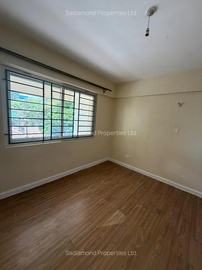 3 Bed Apartment with En Suite in Parklands - 6