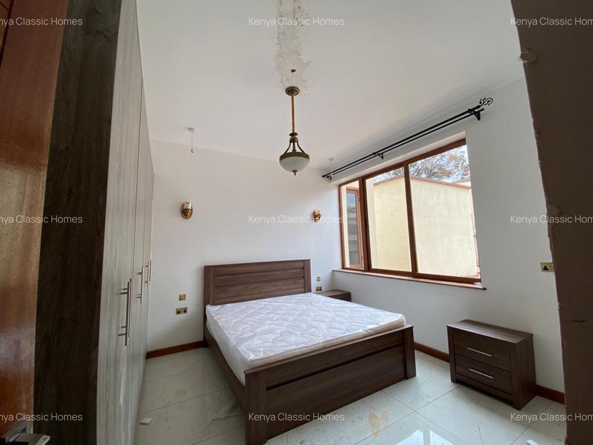 6 Bed Villa with En Suite at Lavington - 12