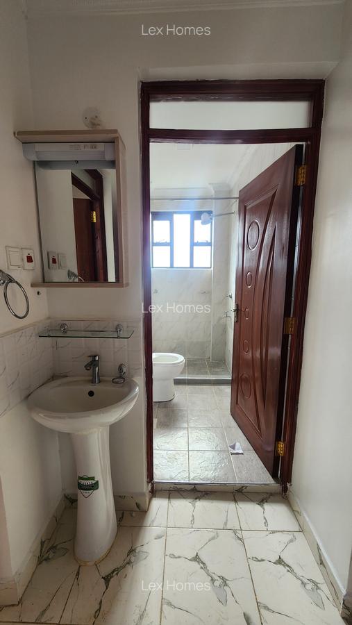 2 Bed Apartment with En Suite at - 6