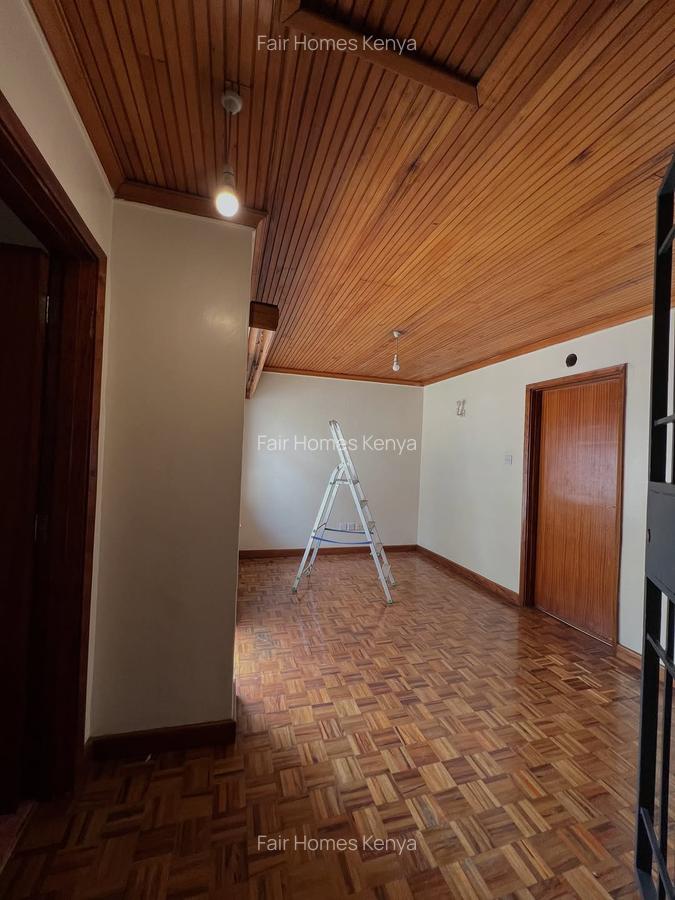 4 Bed Townhouse with En Suite at Valley Arcade - 5