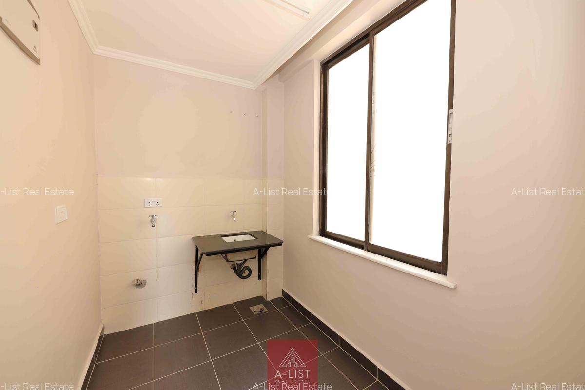 2 Bed Apartment with En Suite at Lantana Road - 7