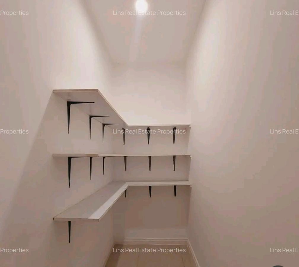 4 Bed Townhouse with En Suite in Runda - 17