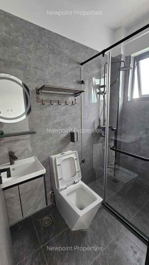 2 Bed Apartment with En Suite in Lavington - 6