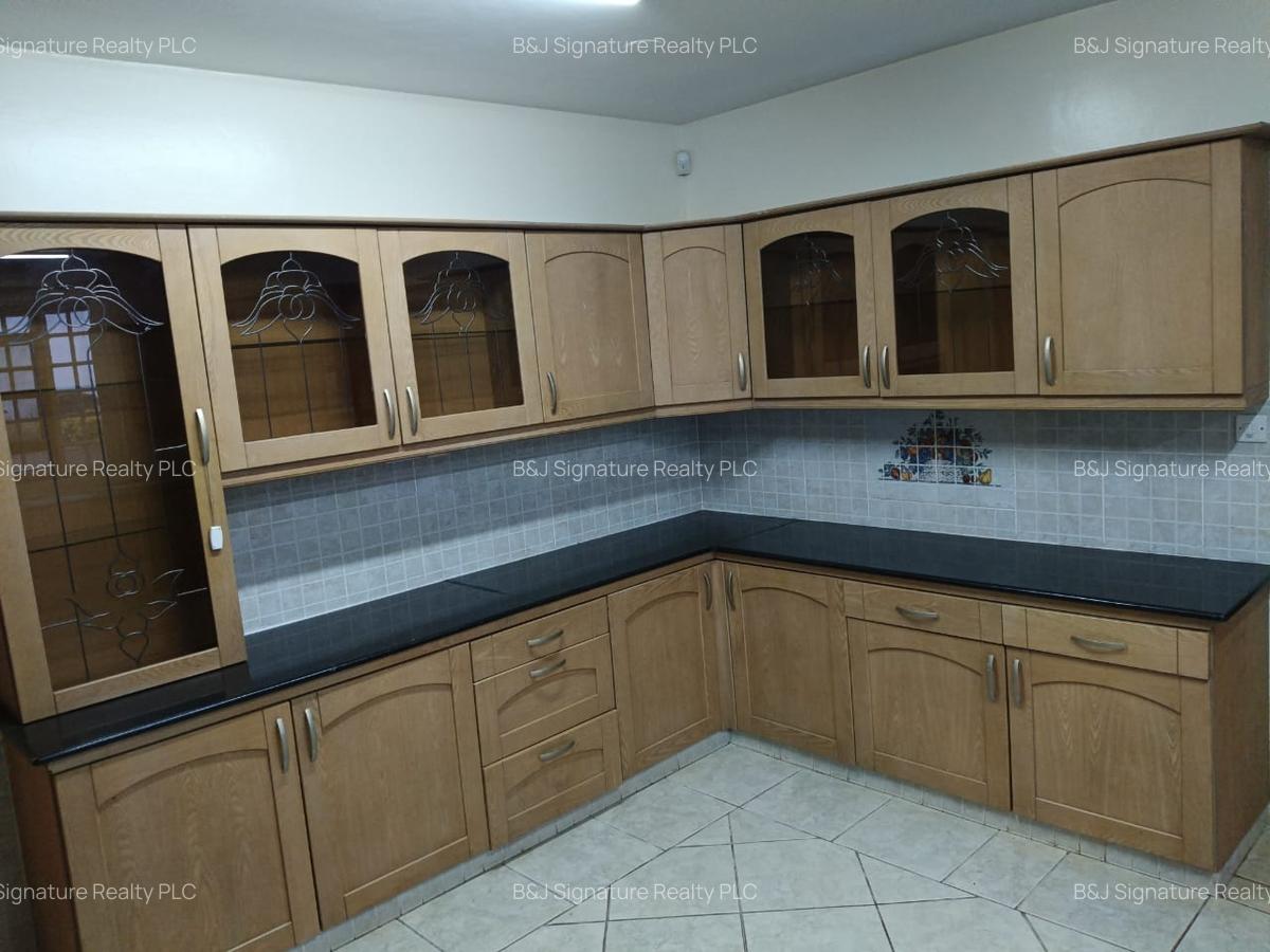 4 Bed Townhouse with En Suite in Runda - 12