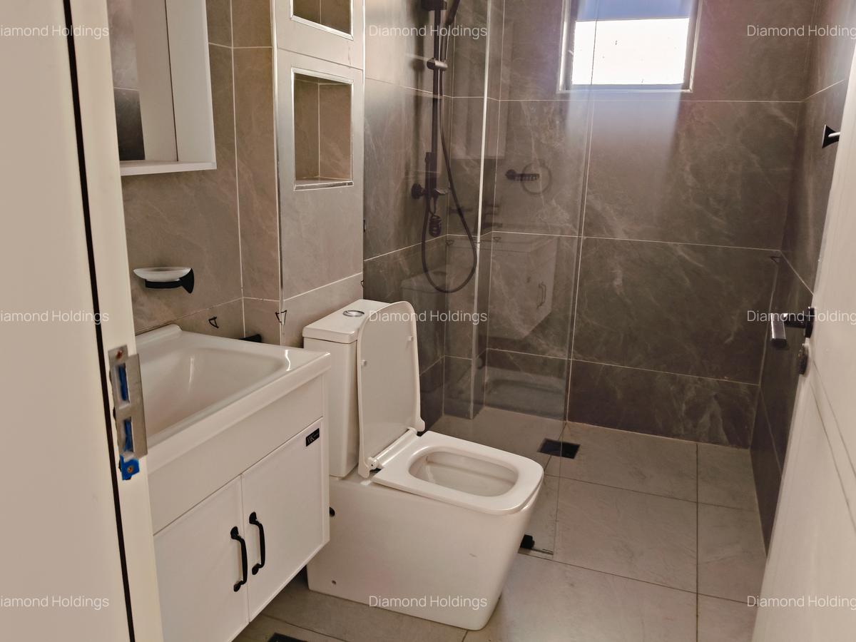 5 Bed Apartment with En Suite in Parklands - 11