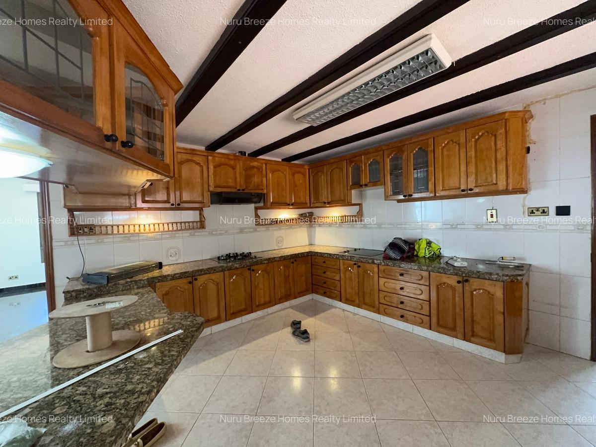 5 Bed House with En Suite in Gigiri - 9