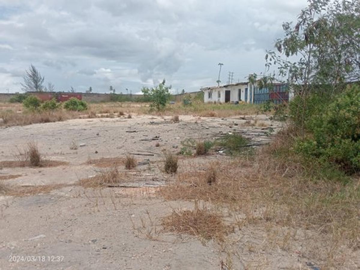 2 ac Commercial Property with Parking at Kokotoni - Mariakani - 8