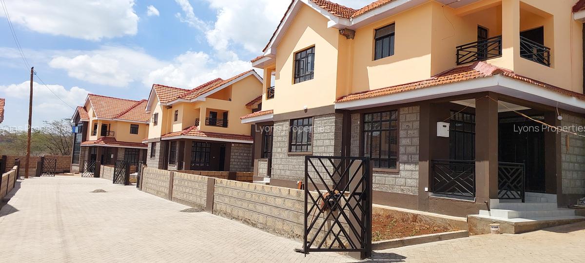 4 Bed Townhouse with En Suite at Rimpa - 2