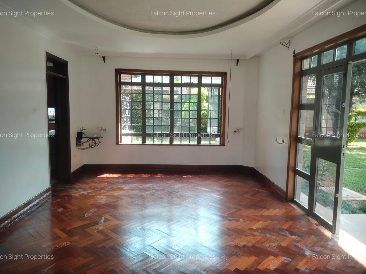 4 Bed Townhouse with Garden at Easy Access To Un Avenue Few Minutes Drive To Rosyln Academy - 4