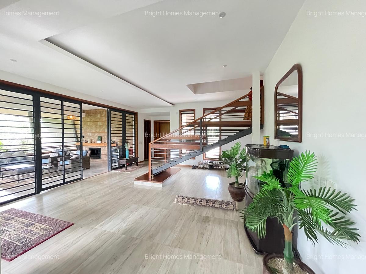 4 Bed Villa with Staff Quarters in Rosslyn - 6