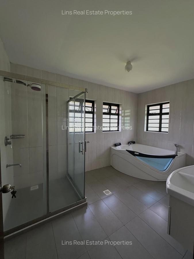 5 Bed Townhouse with En Suite in Runda - 19