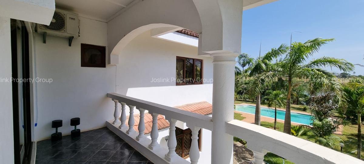 Serviced 4 Bed Apartment with En Suite in Nyali Area - 14