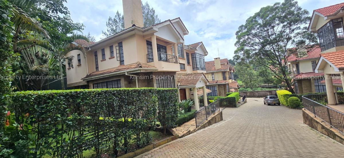 5 Bed Townhouse with En Suite in Lavington - 3