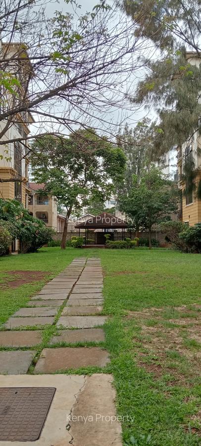 Serviced 2 Bed Apartment with En Suite at Woodavenue - 19