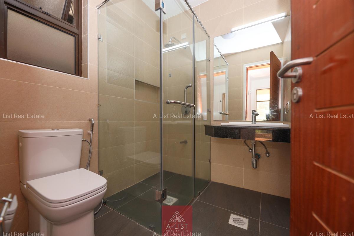 2 Bed Apartment with En Suite at Dennis Pritt - 9