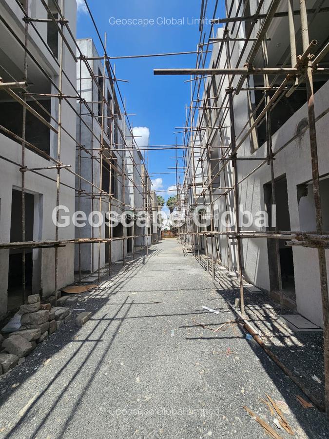 5 Bed Townhouse with En Suite in Lavington - 2