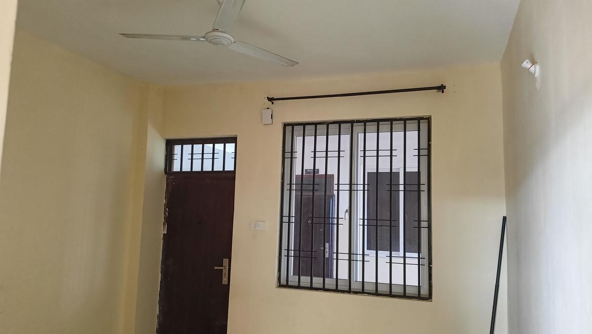 Serviced 1 Bed Apartment with En Suite at Utange - 3