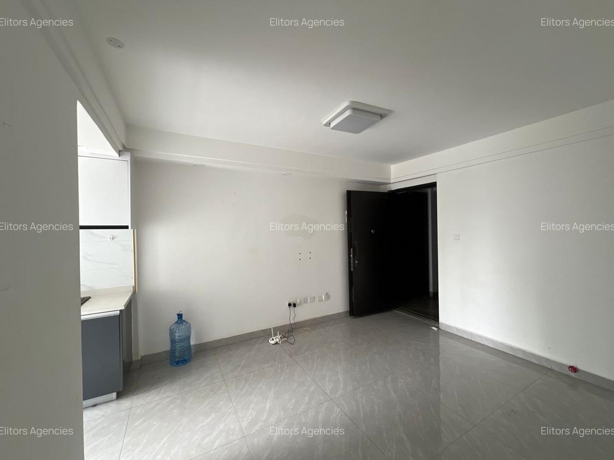 1 Bed Apartment with En Suite at Wood Avenue - 5