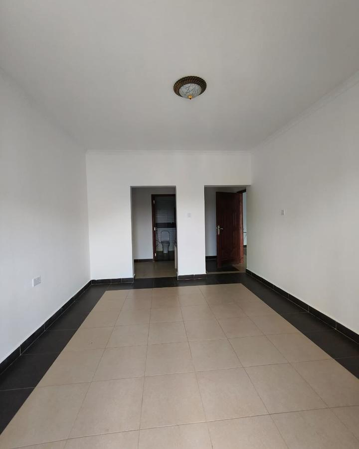 2 Bed Apartment with En Suite at Hatheru Road - 5