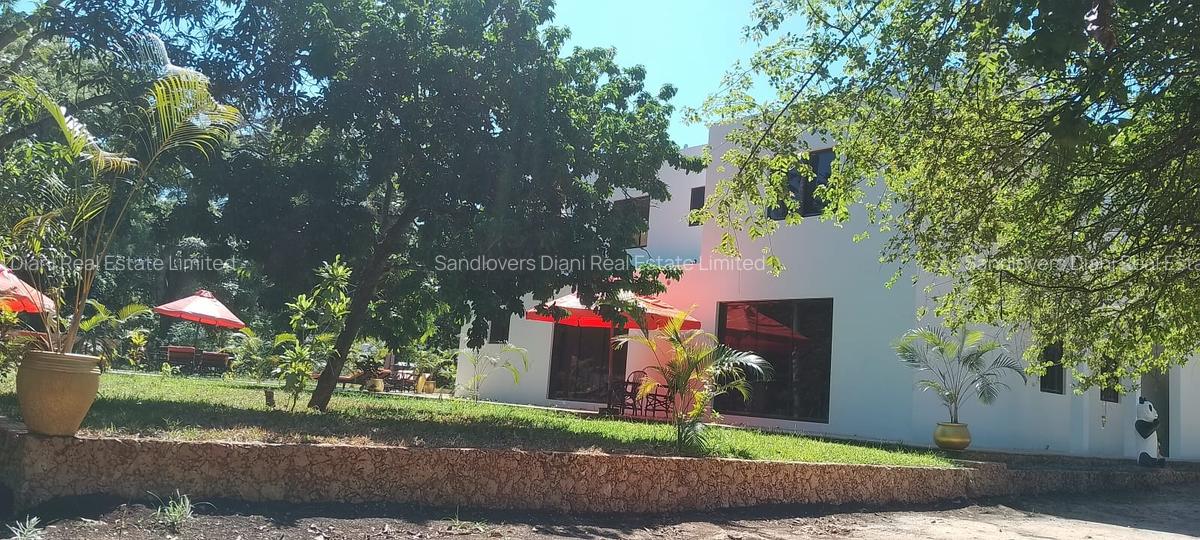 6 Bed Villa with En Suite in Diani - 11