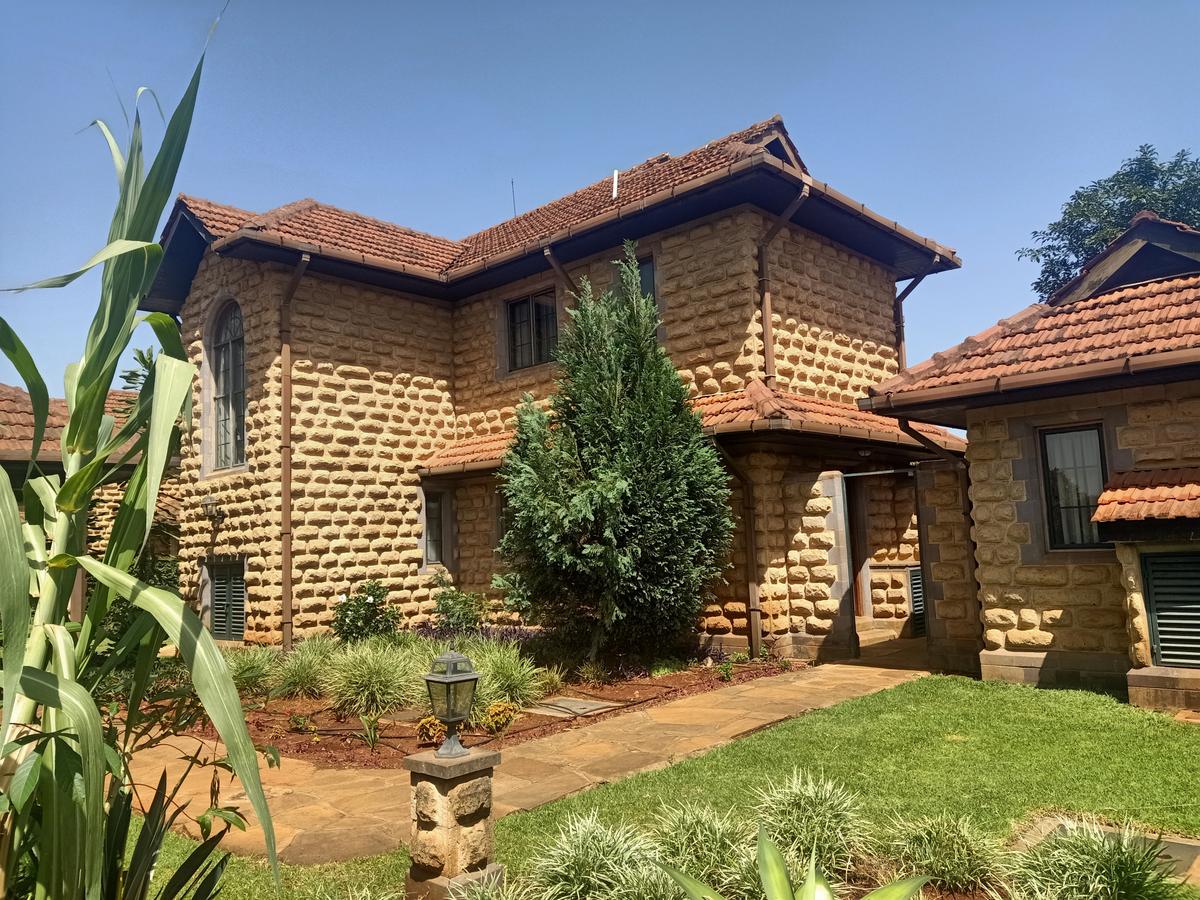 4 Bed Townhouse with Swimming Pool at Ridgeways - 14