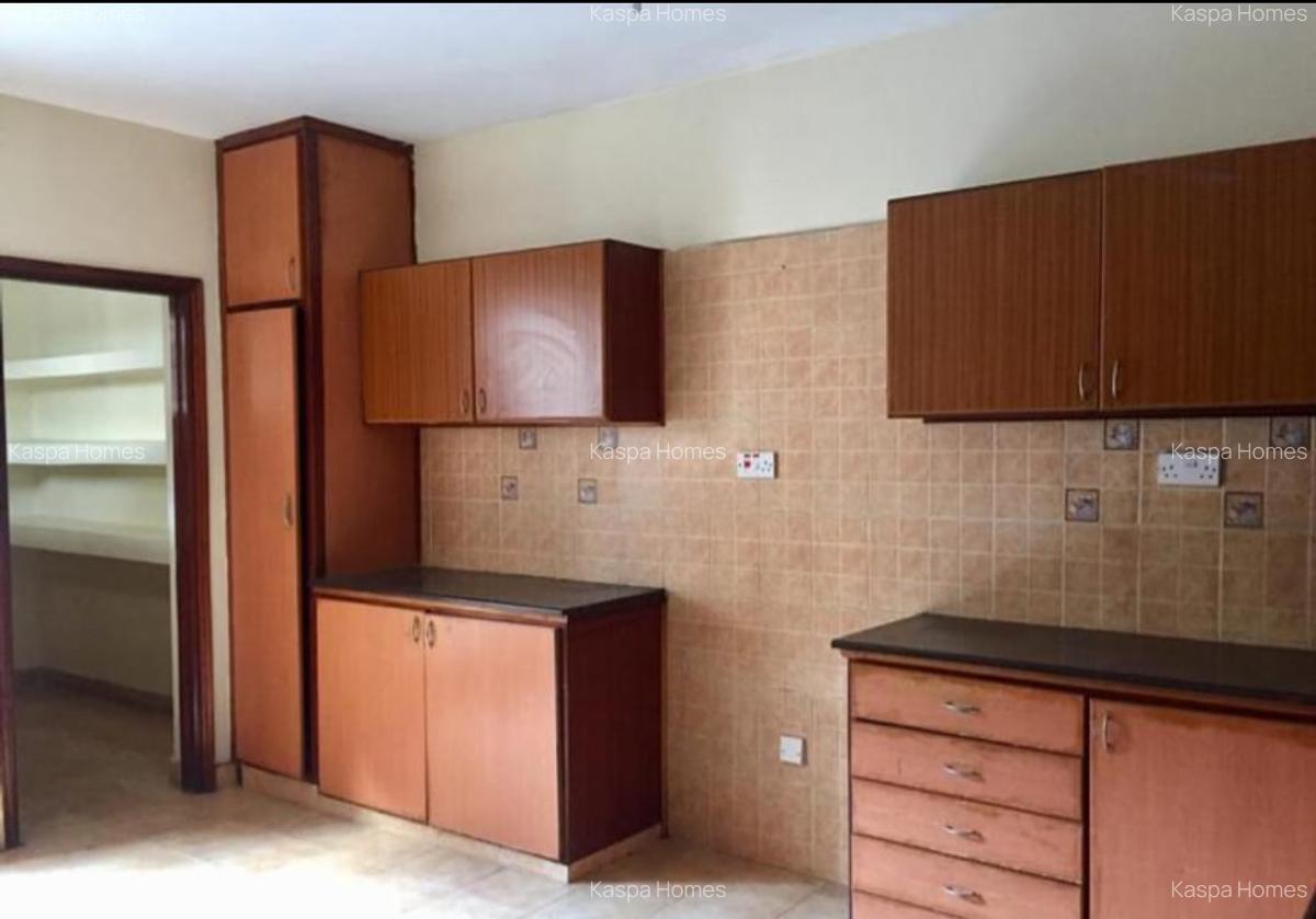 5 Bed Villa with En Suite in Lavington - 2