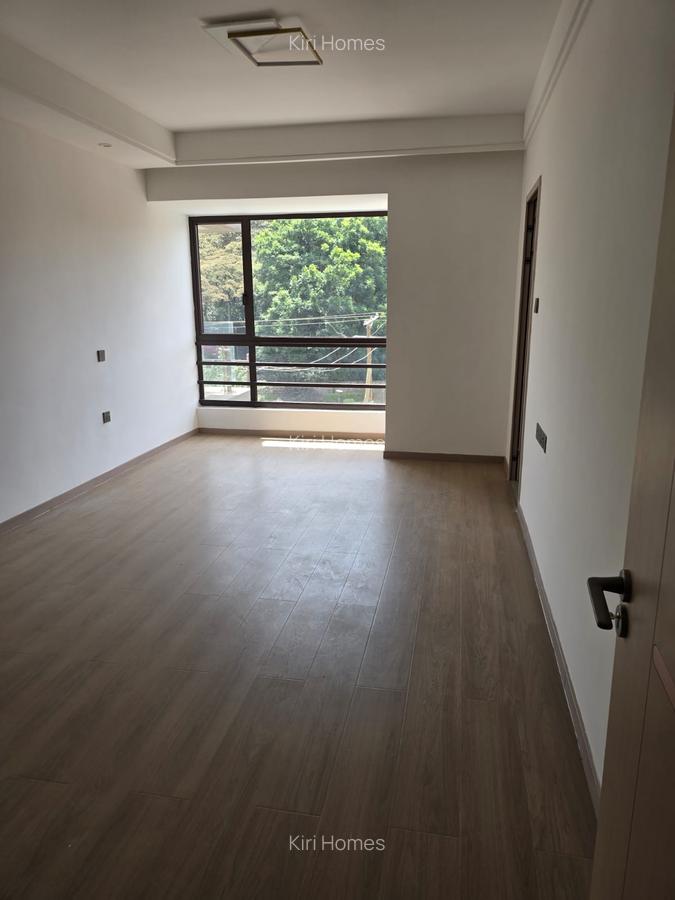 3 Bed Apartment with En Suite in Riverside - 7