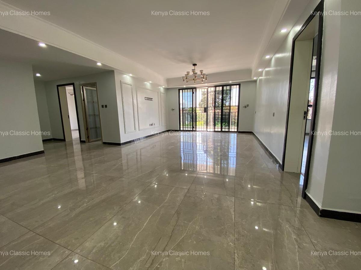 3 Bed Apartment with En Suite at Lavington - 4