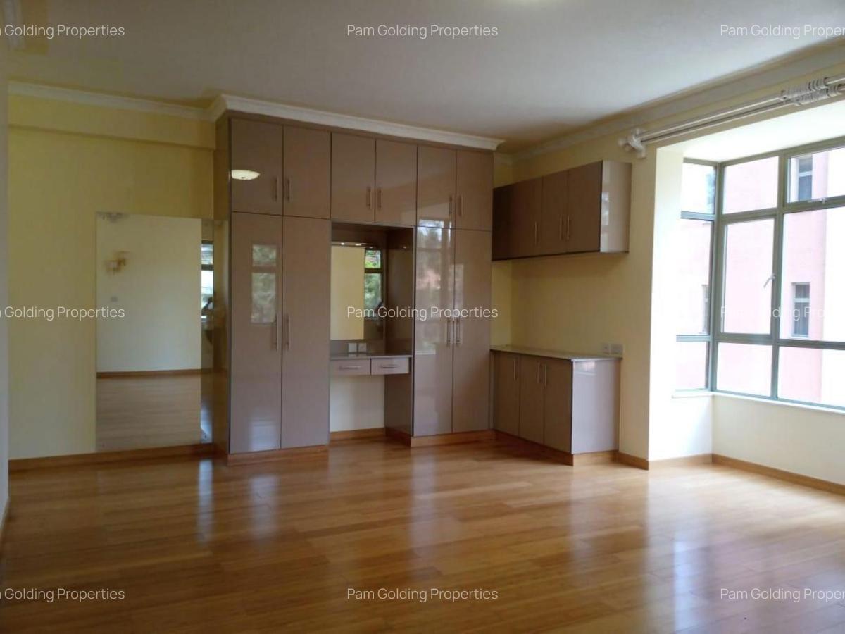 3 Bed Apartment with En Suite in Kilimani - 13